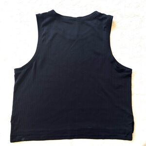Lululemon Train to Be Tank
Black / Black size 8